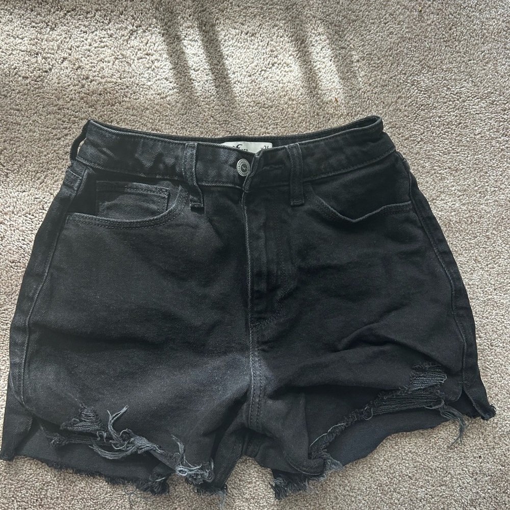 ❌sold❌New Hollister Black Denim Women's Shorts Size XS 0-2 Ripped
High Rise
